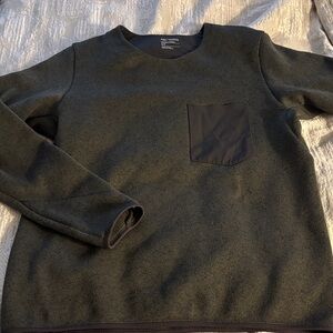 NWOT Arc'teryx Ladies Olive Green Crewneck Fleece with Chest Pocket